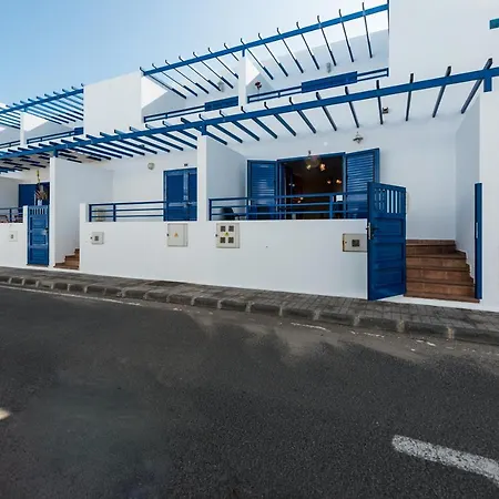 Modern Beach House In Famara Exterior photo