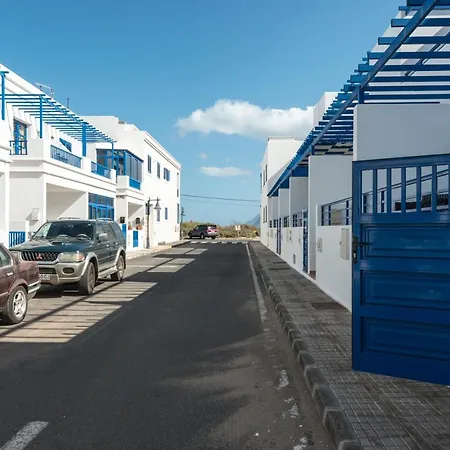 Modern Beach House In Famara Exterior photo